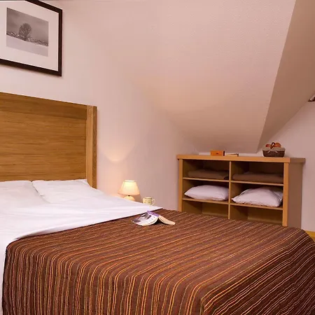Madame Le Parc Des Airelles Apartmanhotel
